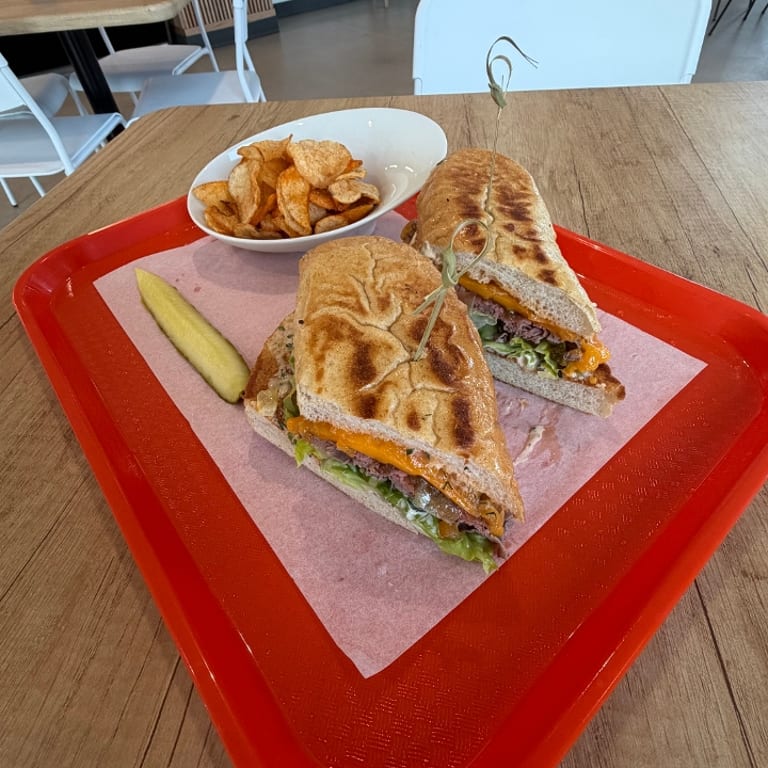 Takeout Options for Bar and Gastropub Cuisine